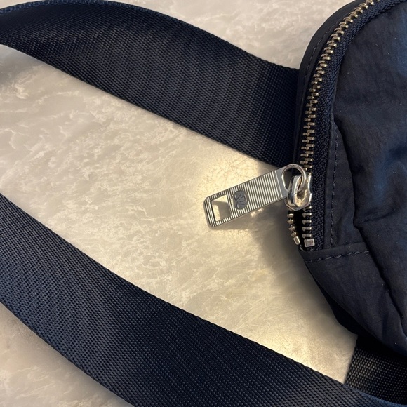 lululemon athletica Black Crossbody Bag - Picture 2 of 3